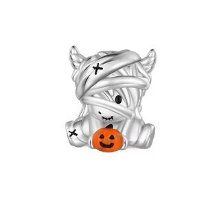 New Highland Cow Halloween Mummy Charm